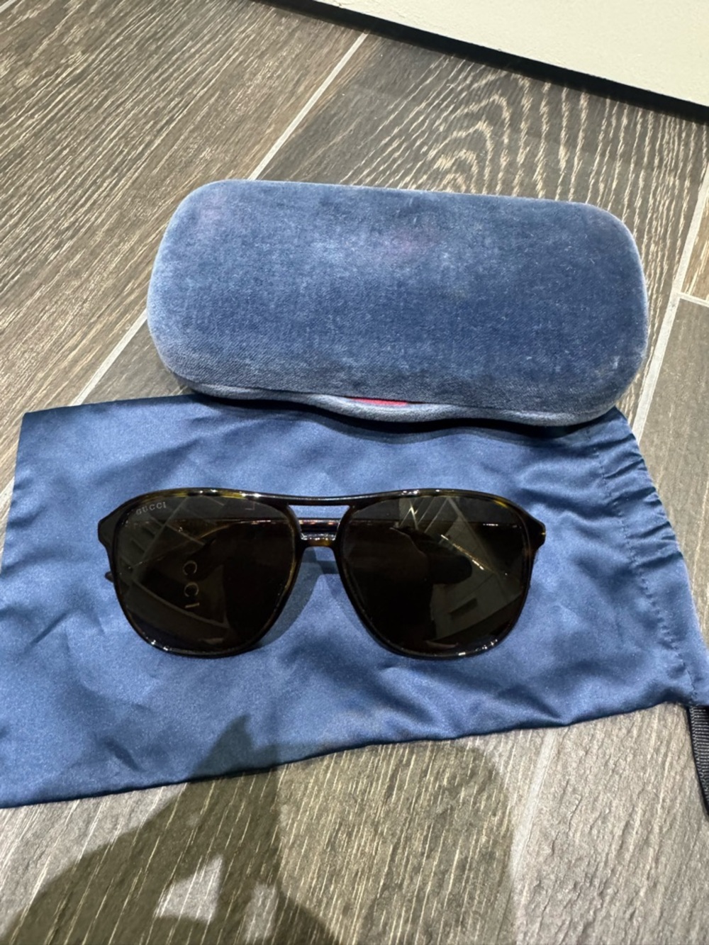 Gucci Tortoiseshell Sunglasses with Navy Velvet Case